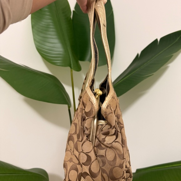 Vintage Coach Kisslock Shoulder Bag - Picture 2 of 4